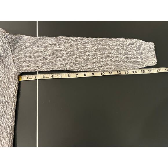 Forever 21 Women's V-Neck Knit Pullover Sweater Gray Size M Casual Cozy - Picture 7 of 7